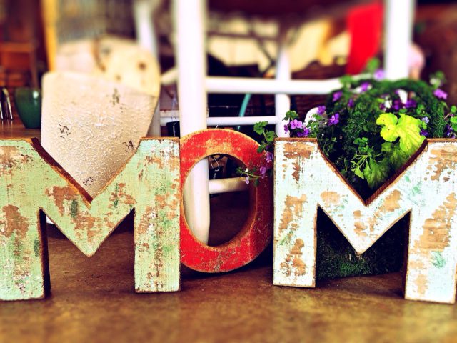 mom-759216_1920